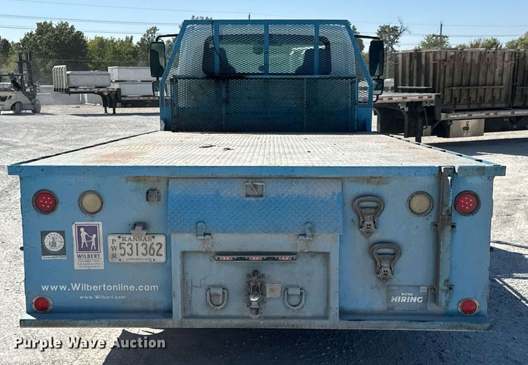 image for item JE9332 2003 International 4300 flatbed truck