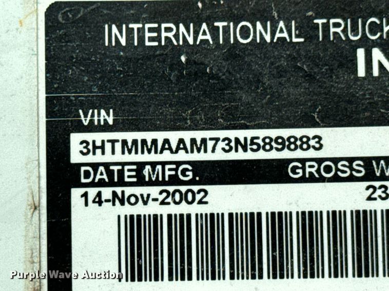 image for item JE9332 2003 International 4300 flatbed truck