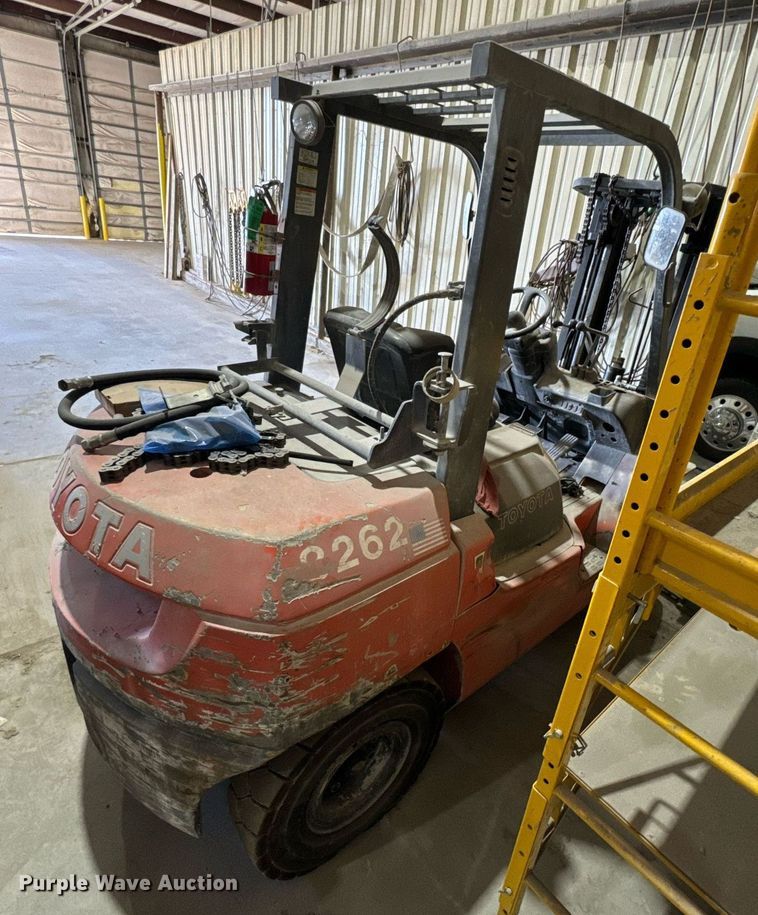 image for item JE9333 Toyota 7FGU35 forklift