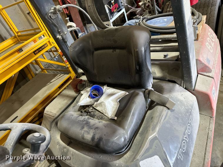 image for item JE9333 Toyota 7FGU35 forklift