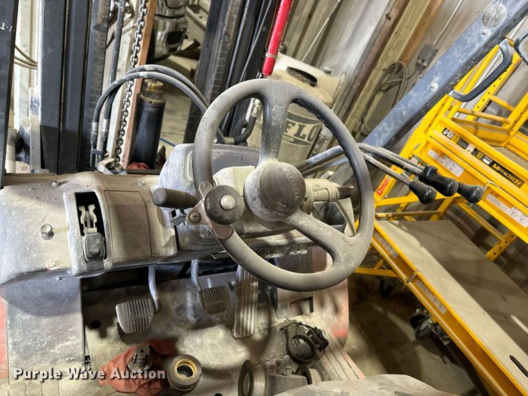 image for item JE9333 Toyota 7FGU35 forklift