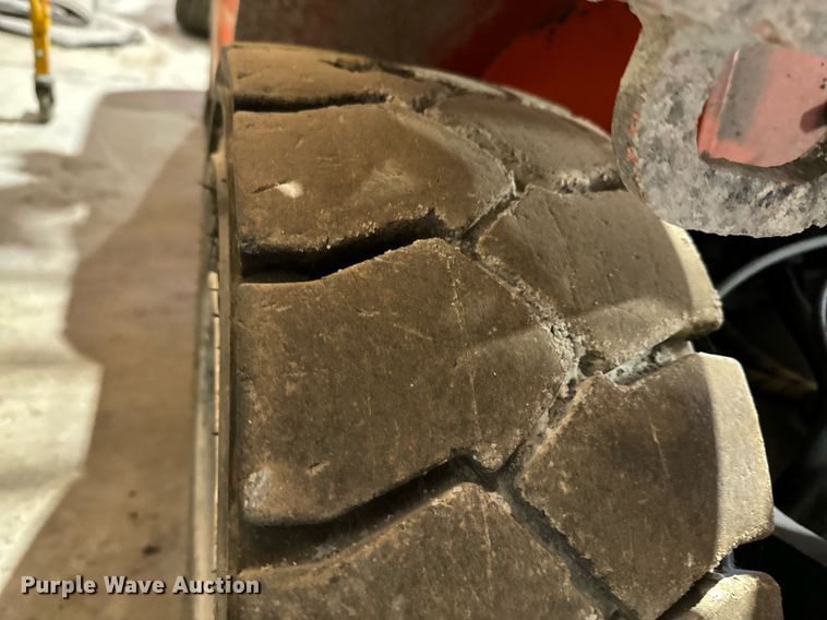 image for item JE9333 Toyota 7FGU35 forklift