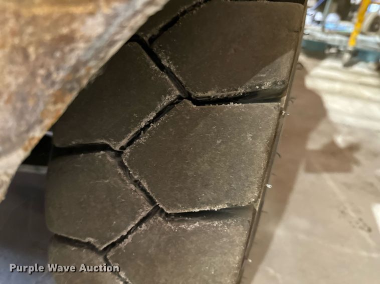 image for item JE9333 Toyota 7FGU35 forklift