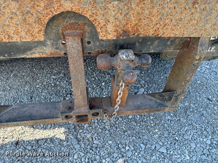 image for item JE9348 1989 Chevrolet C60 flatbed truck