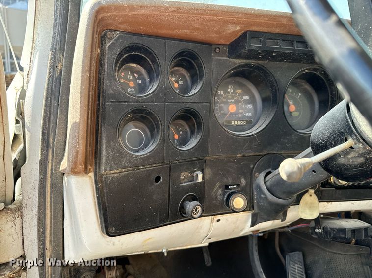 image for item JE9348 1989 Chevrolet C60 flatbed truck