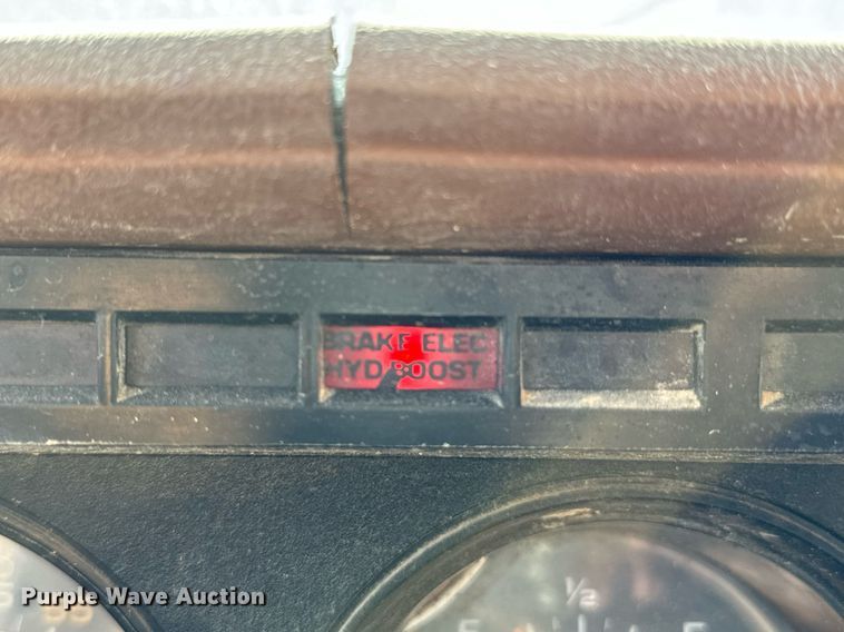 image for item JE9348 1989 Chevrolet C60 flatbed truck