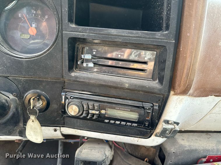 image for item JE9348 1989 Chevrolet C60 flatbed truck