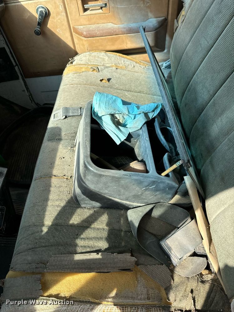 image for item JE9348 1989 Chevrolet C60 flatbed truck