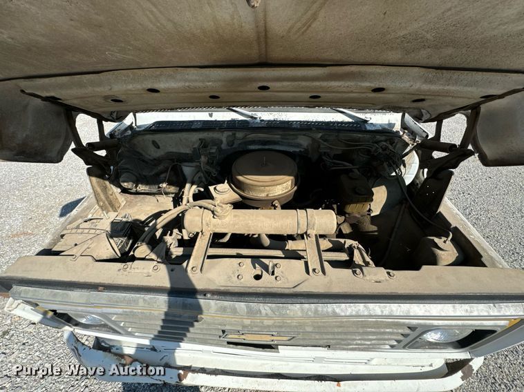 image for item JE9348 1989 Chevrolet C60 flatbed truck