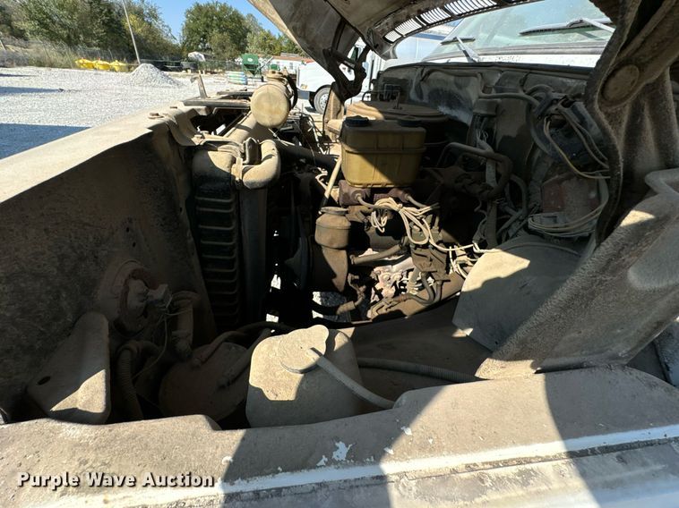 image for item JE9348 1989 Chevrolet C60 flatbed truck