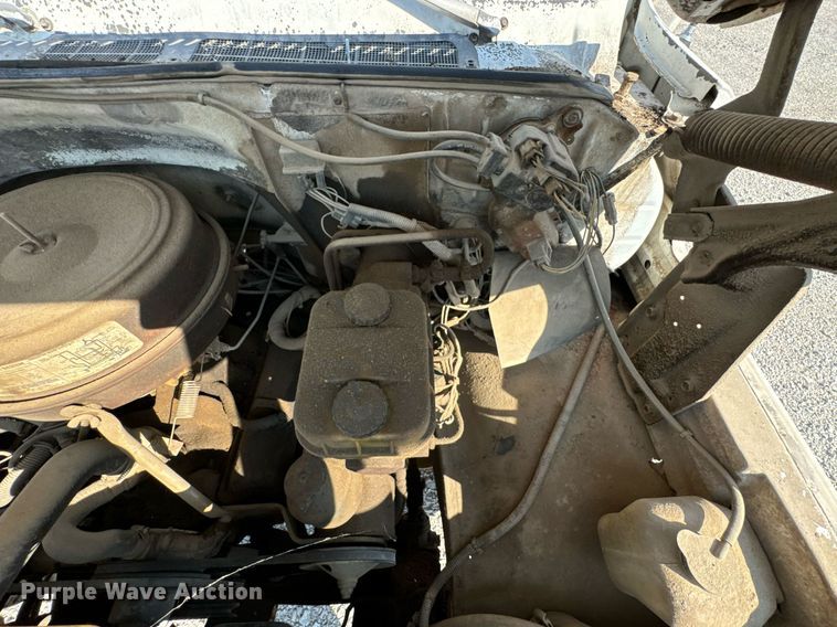 image for item JE9348 1989 Chevrolet C60 flatbed truck