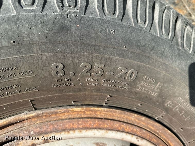 image for item JE9348 1989 Chevrolet C60 flatbed truck