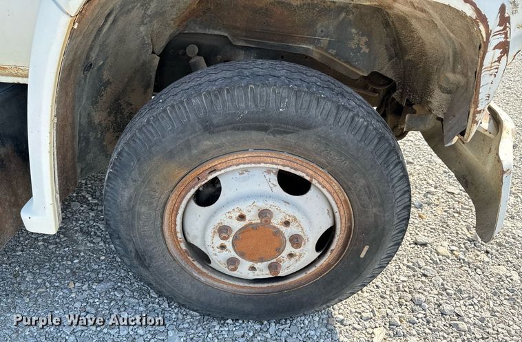 image for item JE9348 1989 Chevrolet C60 flatbed truck