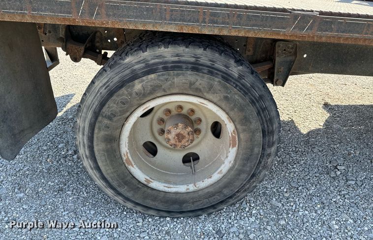 image for item JE9348 1989 Chevrolet C60 flatbed truck