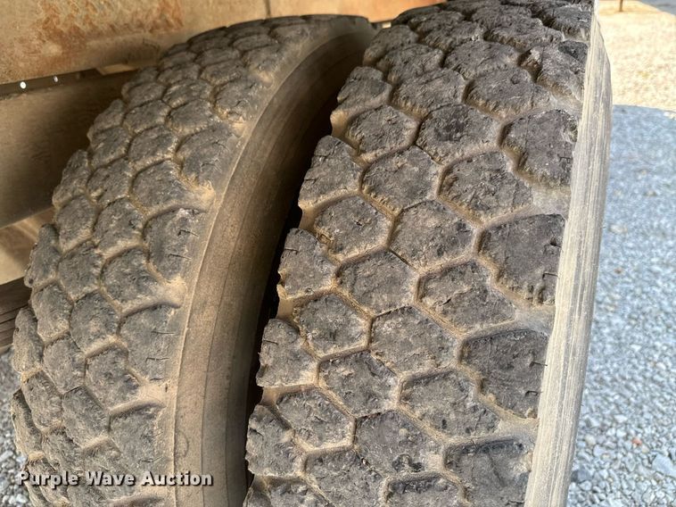 image for item JE9348 1989 Chevrolet C60 flatbed truck