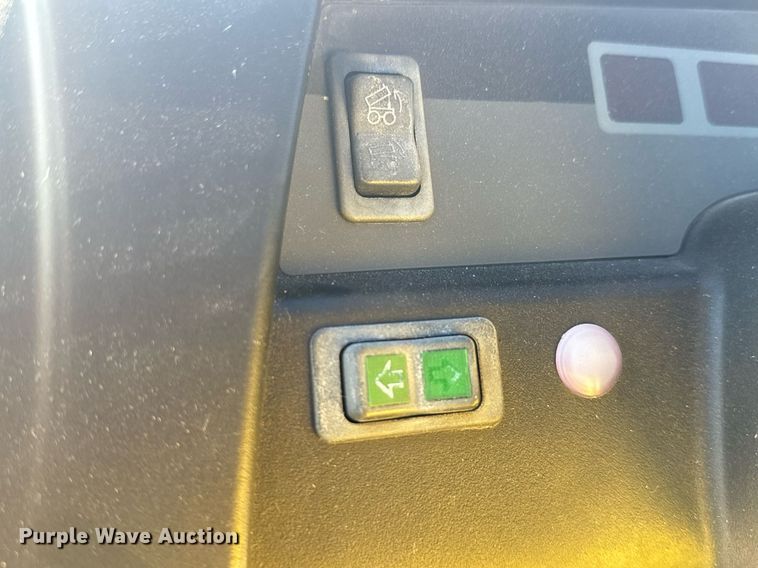 image for item MS9860 2008 John Deere Gator 850D utility vehicle