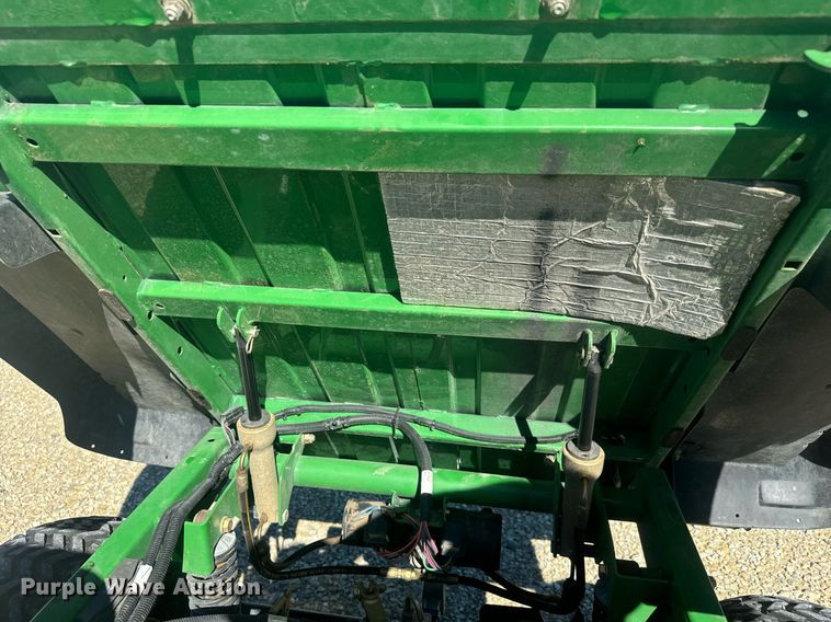 image for item MS9861 2005 John Deere Gator HPX utility vehicle