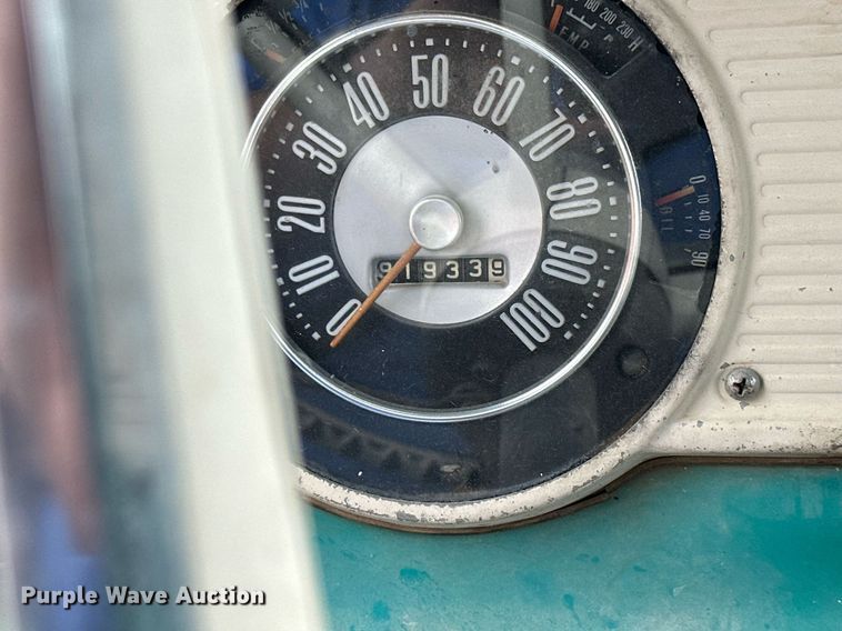 image for item NP9612 1964 Ford F600 flatbed truck