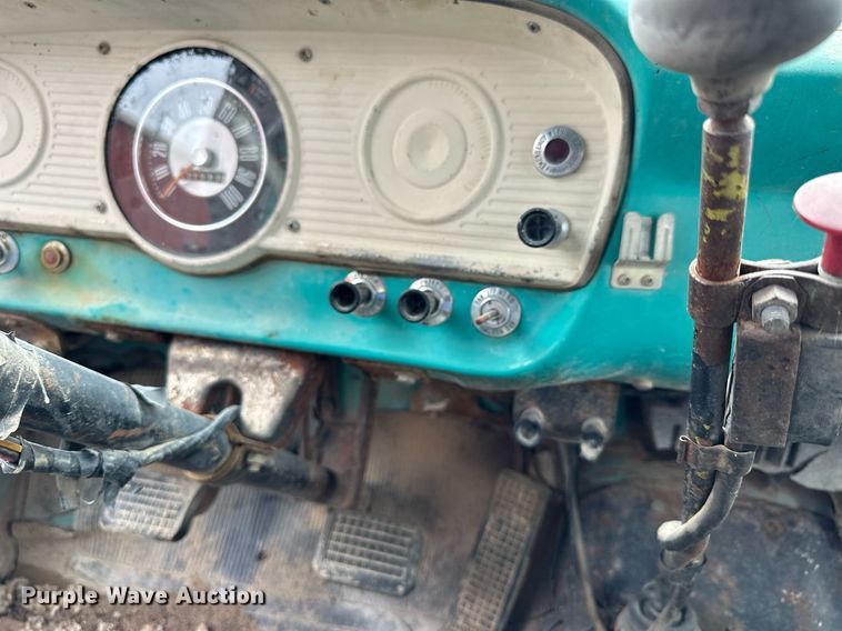 image for item NP9612 1964 Ford F600 flatbed truck