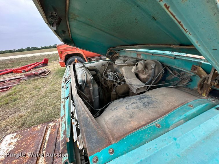 image for item NP9612 1964 Ford F600 flatbed truck