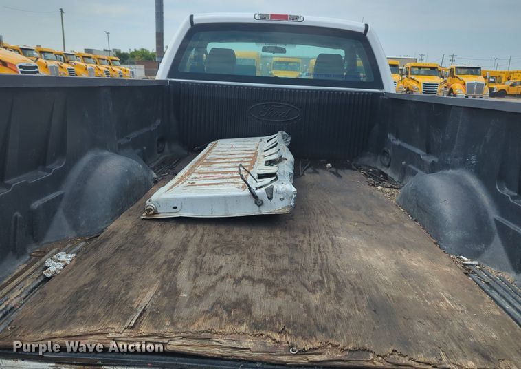 image for item NW9680 2006 Ford  F150 pickup truck