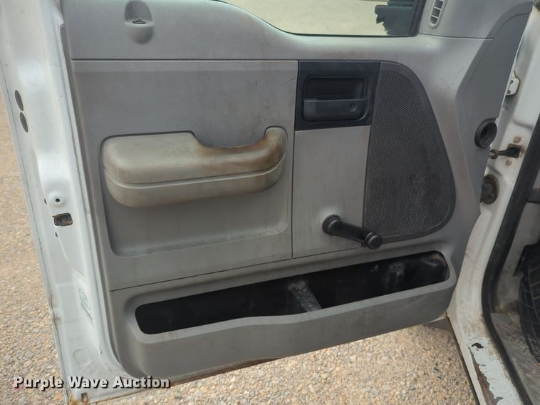 image for item NW9680 2006 Ford  F150 pickup truck