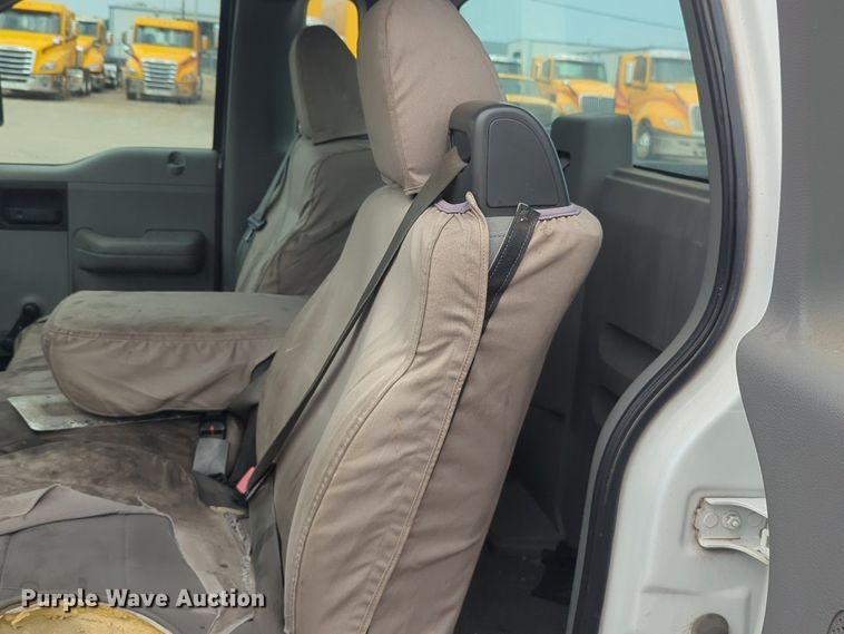 image for item NW9680 2006 Ford  F150 pickup truck