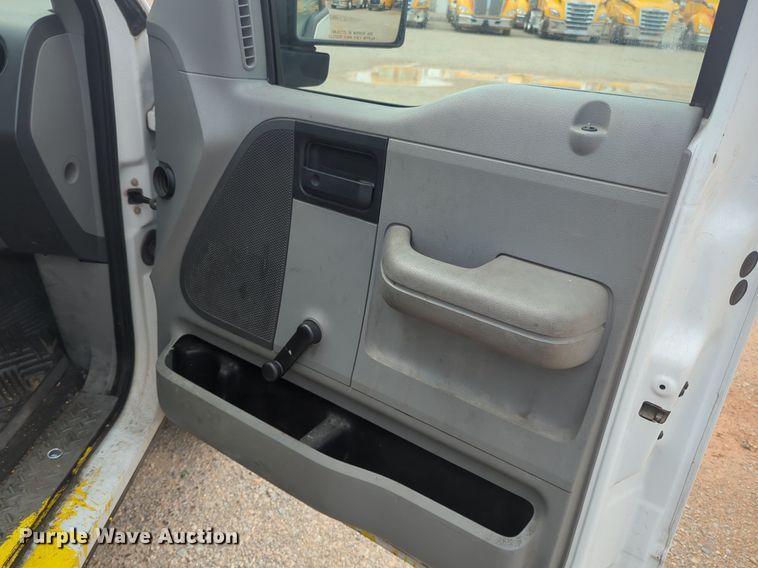 image for item NW9680 2006 Ford  F150 pickup truck