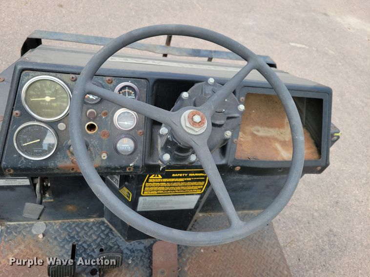 image for item OH9276 1992 Cushman utility vehicle