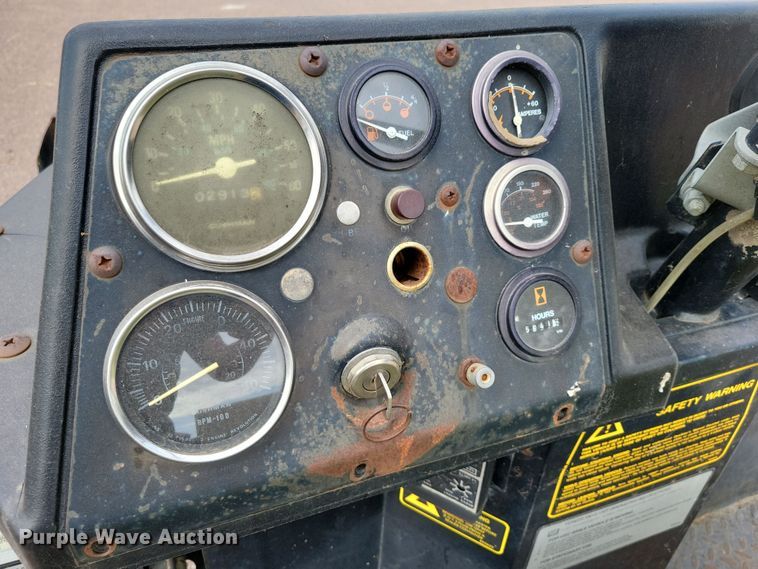 image for item OH9276 1992 Cushman utility vehicle