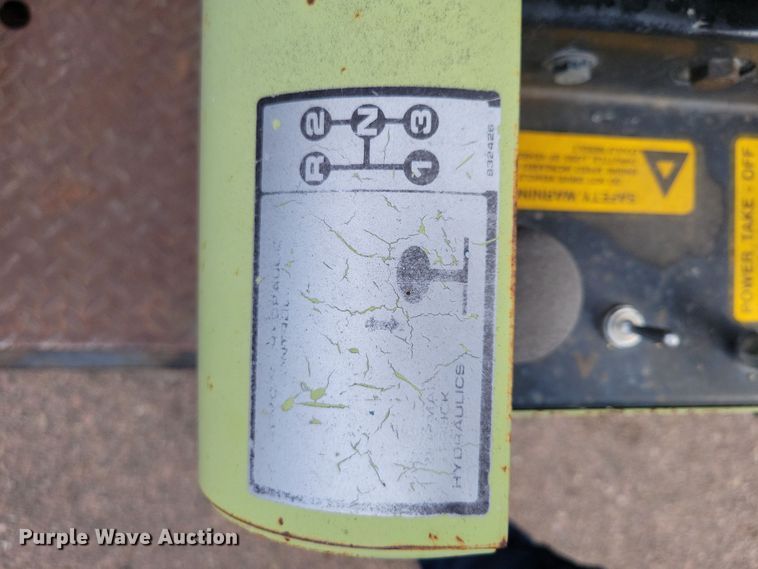 image for item OH9276 1992 Cushman utility vehicle