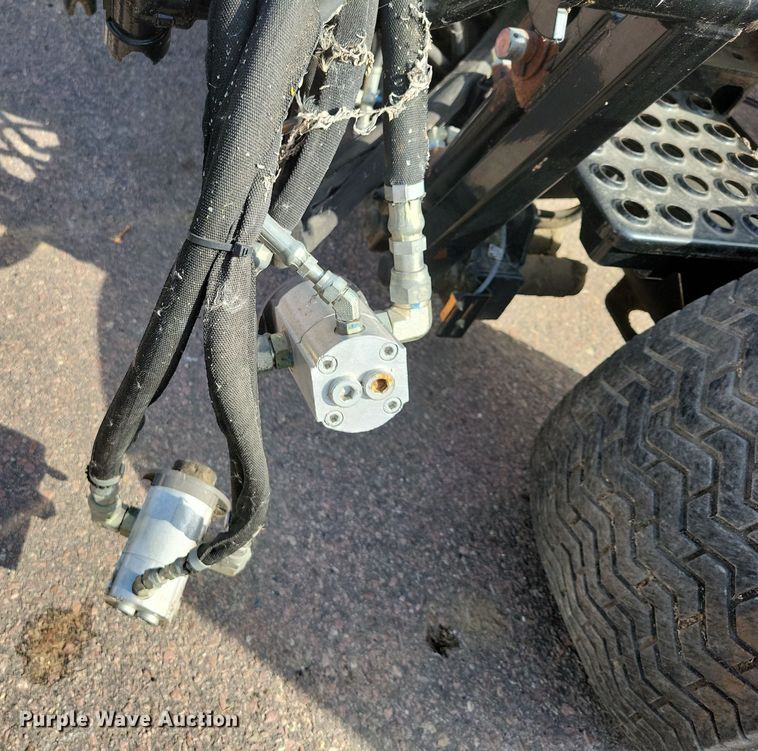 image for item OH9278 2006 Jacobsen LF3400 reel mower