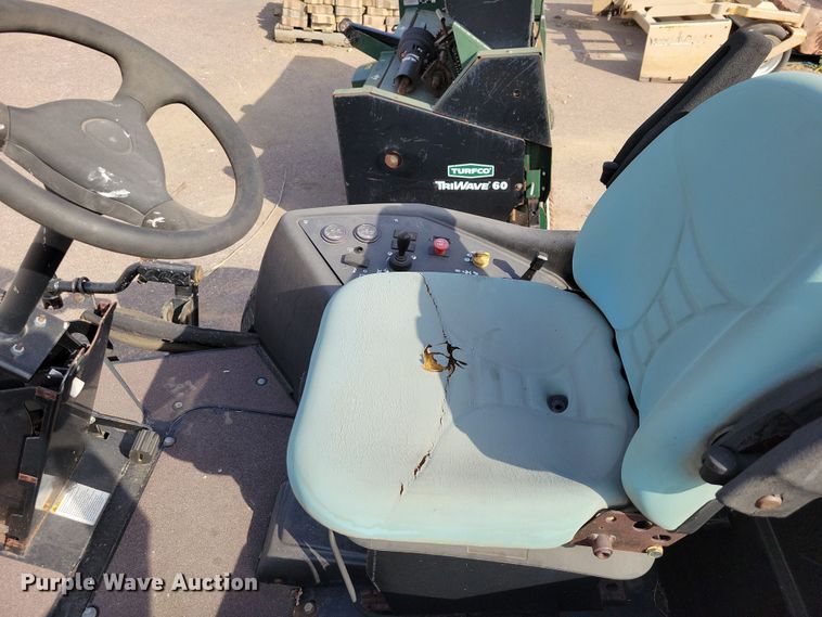 image for item OH9278 2006 Jacobsen LF3400 reel mower