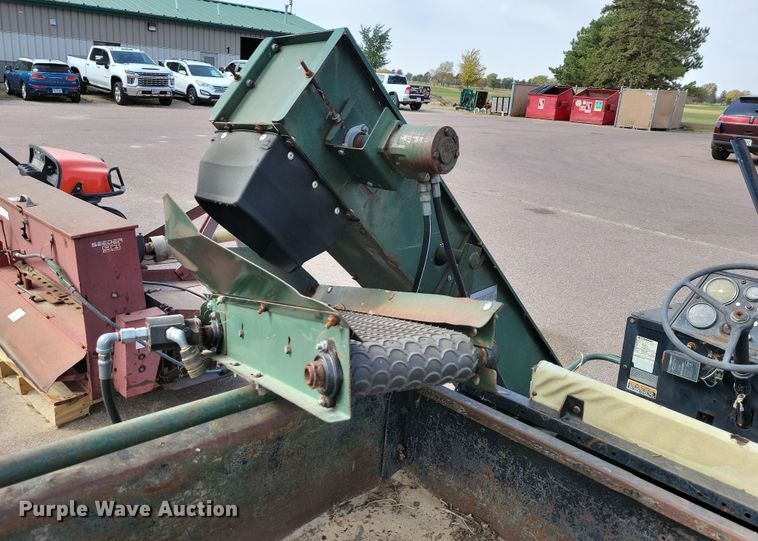 image for item OH9279 Cushman utility vehicle