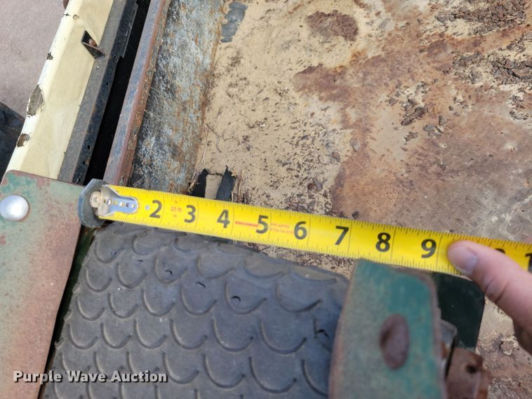 image for item OH9279 Cushman utility vehicle