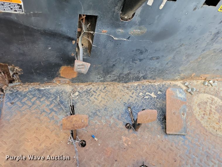 image for item OH9279 Cushman utility vehicle