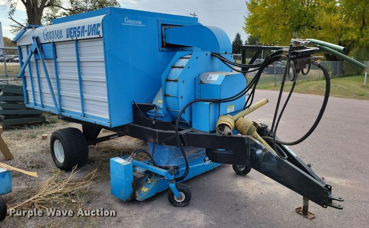 image for item OH9284 Goosen Versa-Vac turf sweeper