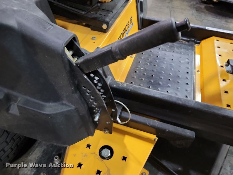 image for item OH9296 2016 Cub Cadet Z-Force S lawn mower