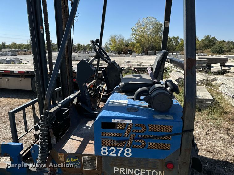 image for item OJ9466 PiggyBack Princeton forklift
