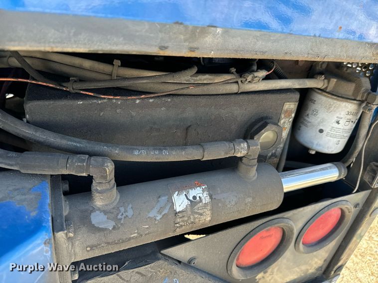 image for item OJ9466 PiggyBack Princeton forklift