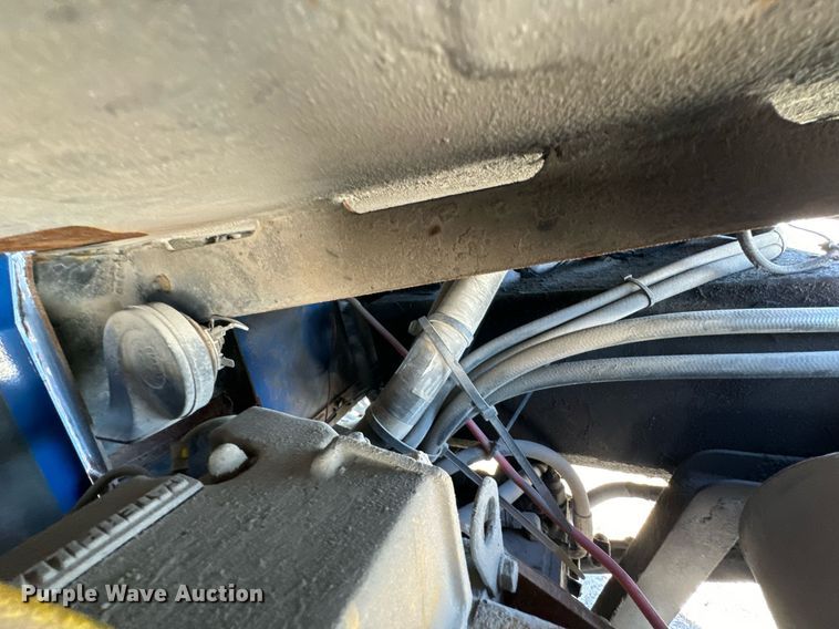 image for item OJ9466 PiggyBack Princeton forklift