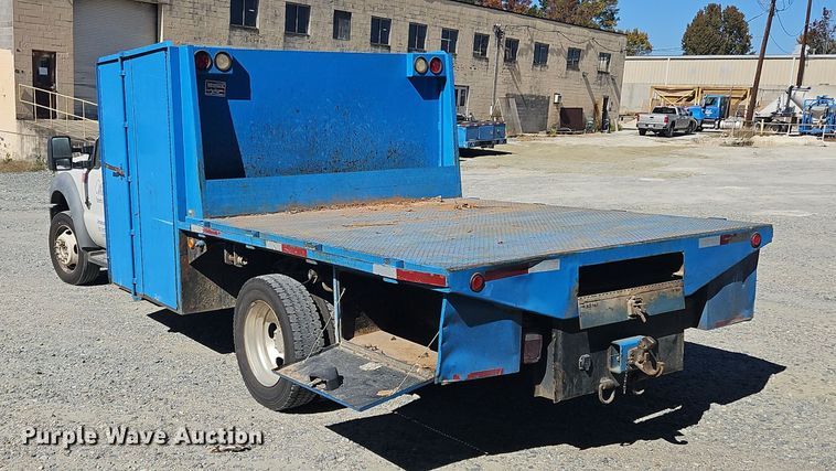 image for item OJ9894 2011 Ford F550 truck cab and chassis