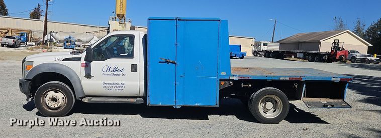 image for item OJ9894 2011 Ford F550 truck cab and chassis