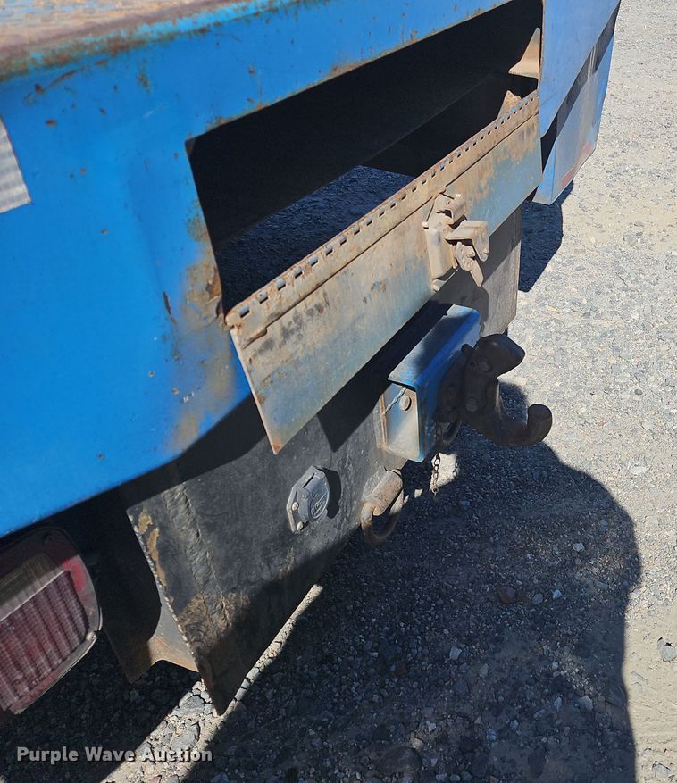 image for item OJ9894 2011 Ford F550 truck cab and chassis