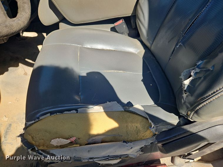 image for item OJ9894 2011 Ford F550 truck cab and chassis