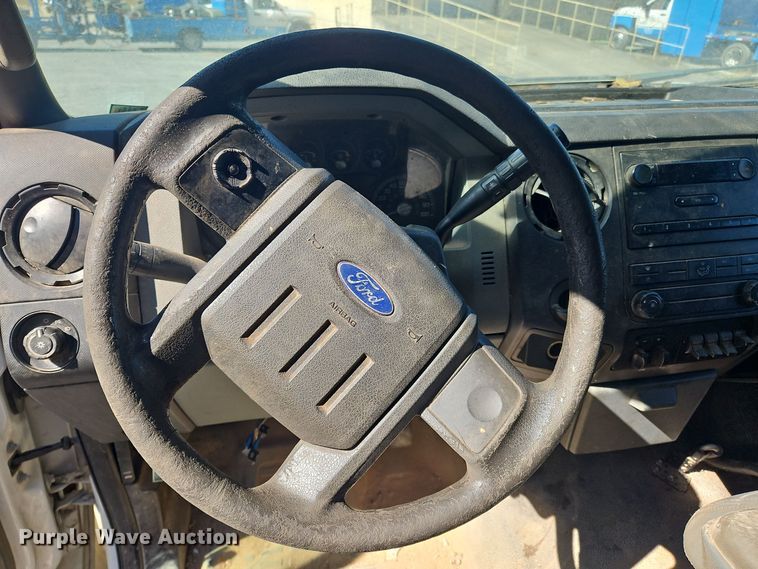 image for item OJ9894 2011 Ford F550 truck cab and chassis