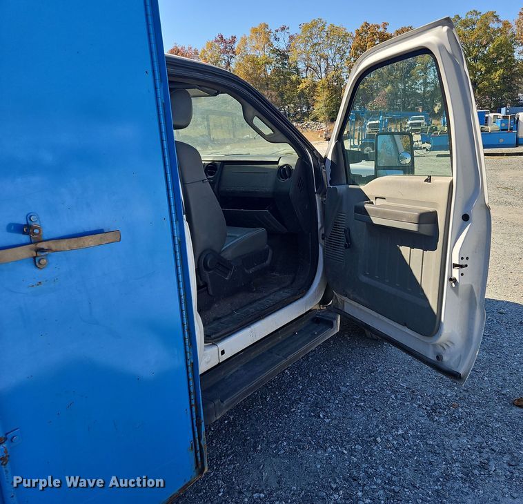 image for item OJ9894 2011 Ford F550 truck cab and chassis