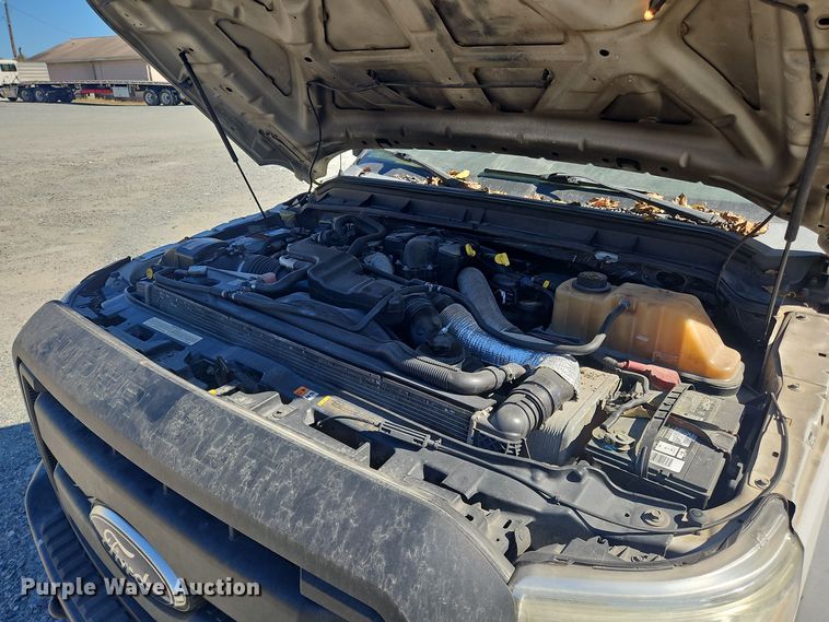 image for item OJ9894 2011 Ford F550 truck cab and chassis