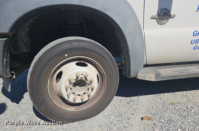 image for item OJ9894 2011 Ford F550 truck cab and chassis