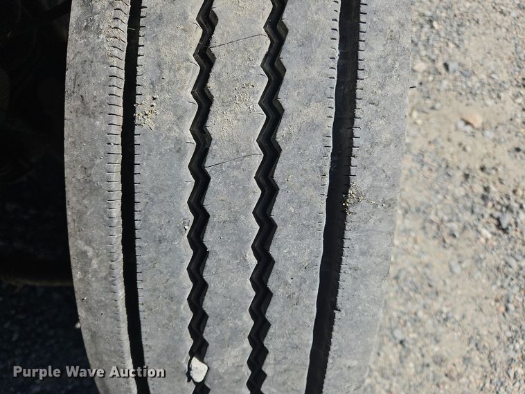 image for item OJ9894 2011 Ford F550 truck cab and chassis